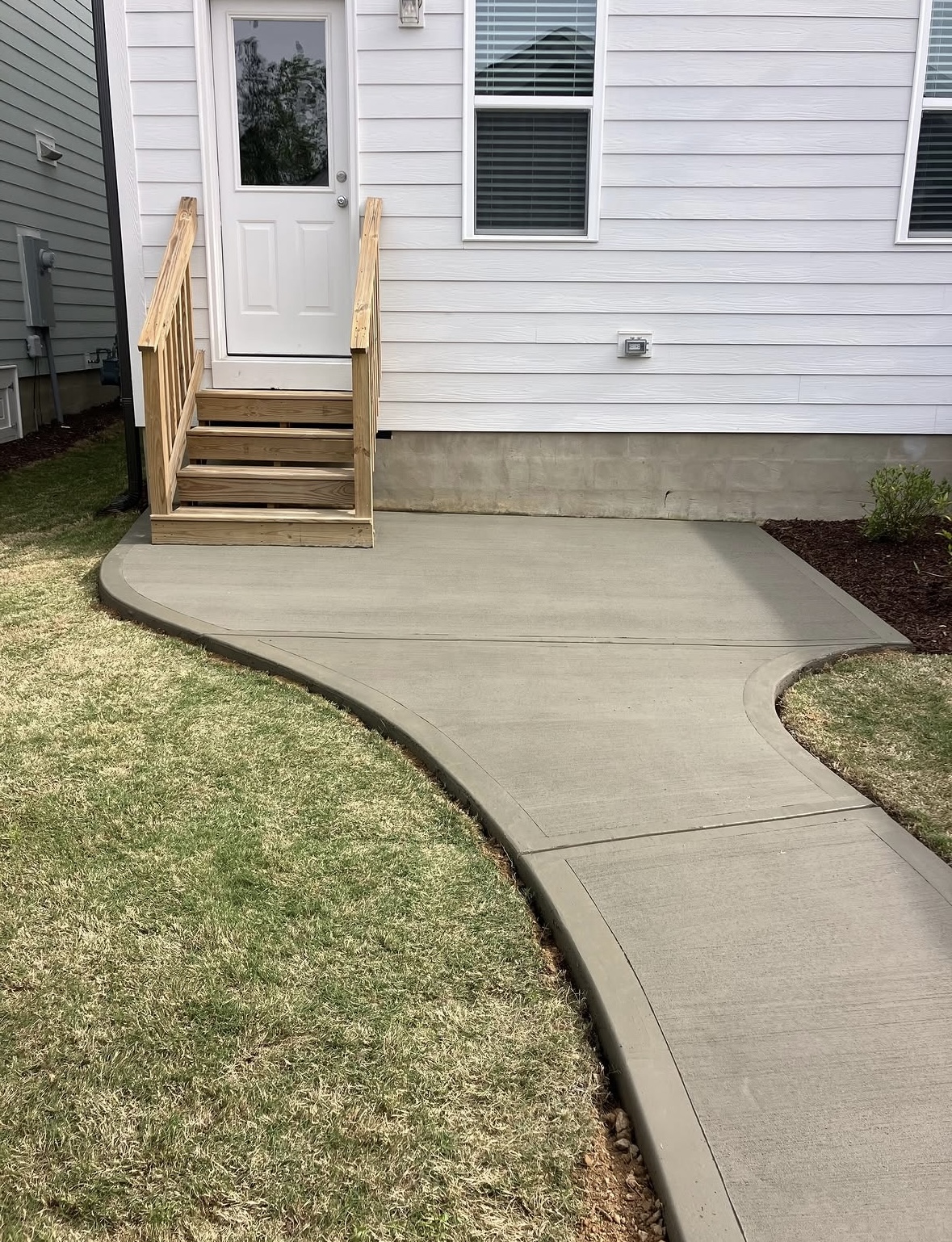 WALKWAYS & SIDEWALKS
